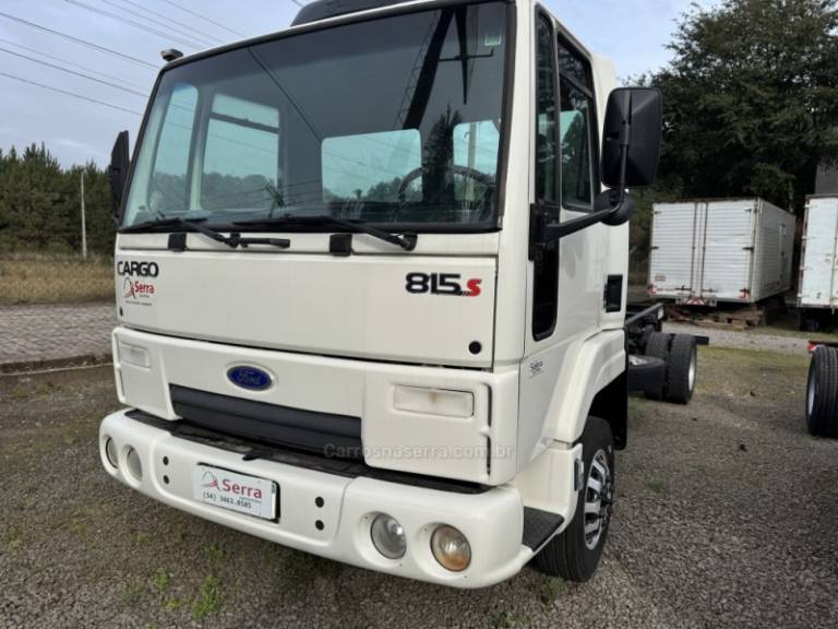 FORD - CARGO 815 - 2005/2005 - Branca - R$ 140.000,00
