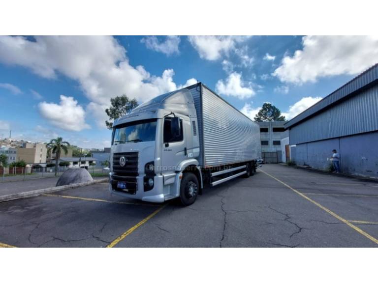VOLKSWAGEN - 24-250 - 2011/2011 - Prata - Sob Consulta