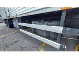 VOLKSWAGEN - 24-250 - 2011/2011 - Prata - Sob Consulta