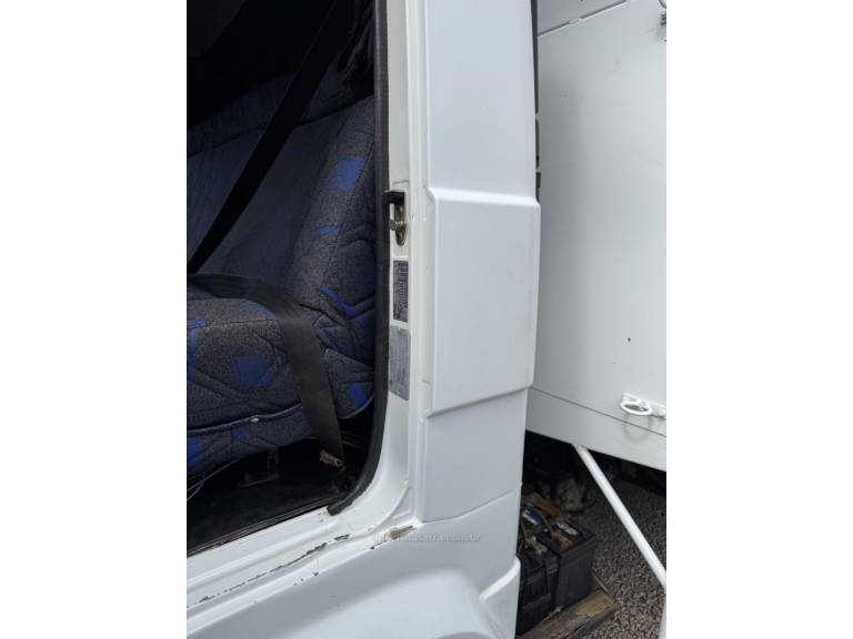 VOLKSWAGEN - 8-150 - 2005/2005 - Branca - Sob Consulta