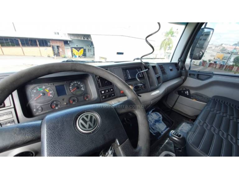 VOLKSWAGEN - 24-250 - 2011/2011 - Prata - Sob Consulta