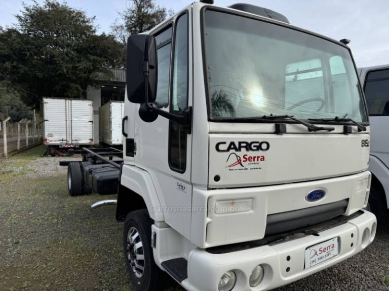 FORD - CARGO 815 - 2005/2005 - Branca - R$ 140.000,00