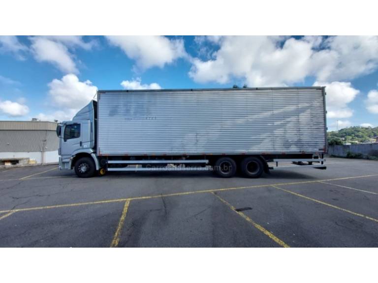 VOLKSWAGEN - 24-250 - 2011/2011 - Prata - Sob Consulta