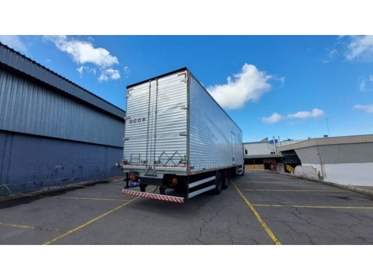 VOLKSWAGEN - 24-250 - 2011/2011 - Prata - Sob Consulta