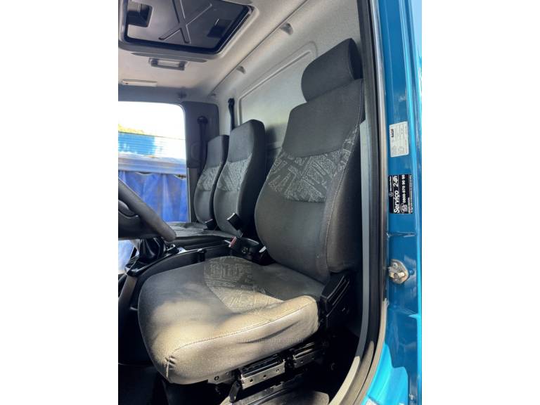 MERCEDES-BENZ - ACCELO 815 - 2015/2016 - Azul - Sob Consulta