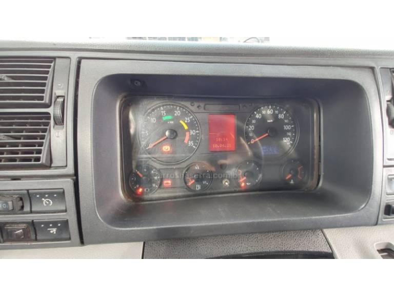 VOLKSWAGEN - 24-250 - 2011/2011 - Prata - Sob Consulta