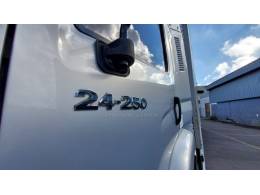 VOLKSWAGEN - 24-250 - 2011/2011 - Prata - Sob Consulta