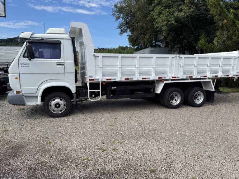 VOLKSWAGEN - 8-150 - 2005/2005 - Branca - Sob Consulta