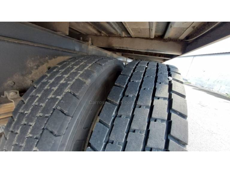 VOLKSWAGEN - 24-250 - 2011/2011 - Prata - Sob Consulta