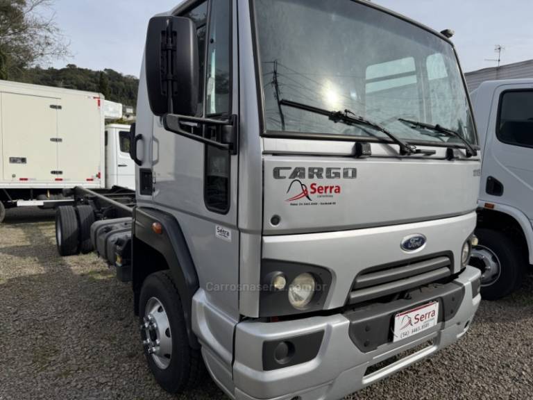 FORD - CARGO 1119 - 2014/2015 - Prata - Sob Consulta