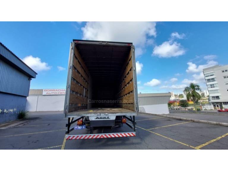 VOLKSWAGEN - 24-250 - 2011/2011 - Prata - Sob Consulta