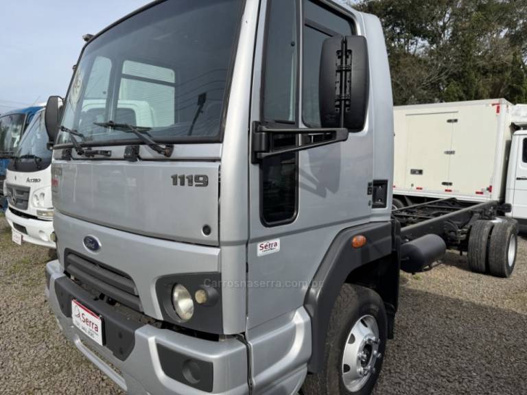 FORD - CARGO 1119 - 2014/2015 - Prata - Sob Consulta